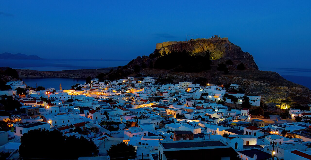Lindos · il borgo bianco sotto l'acropoli